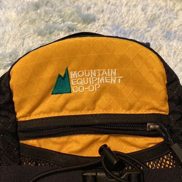 MEC Hydration Backpack - Picture 2 of 4